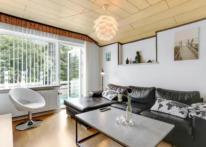 1 Bedroom Cozy In Apartment